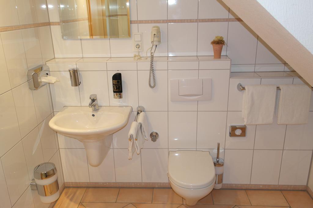 Hotel Jahnhaus Langenfeld  Oda fotoğraf