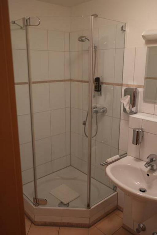 Hotel Jahnhaus Langenfeld  Oda fotoğraf