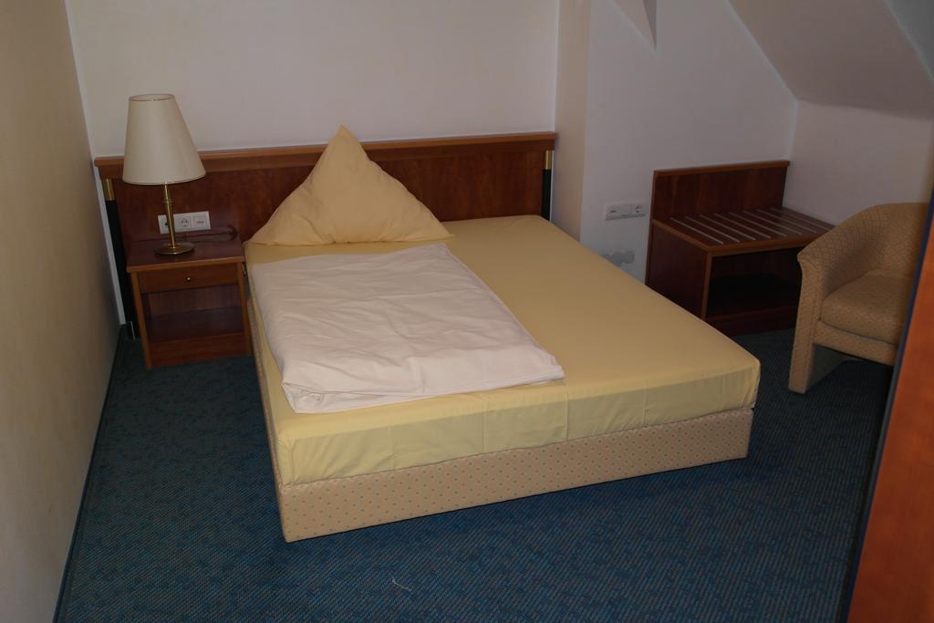 Hotel Jahnhaus Langenfeld  Oda fotoğraf